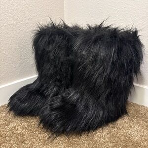 Trashy Y2K Faux Fur Black Boots Women’s Size 8